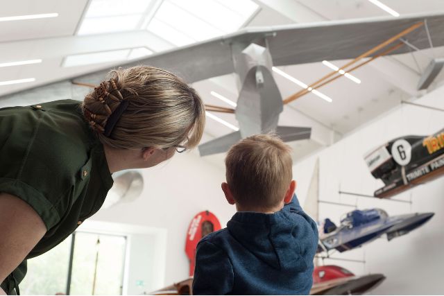 Families-at-Windermere-Jetty-Museum.