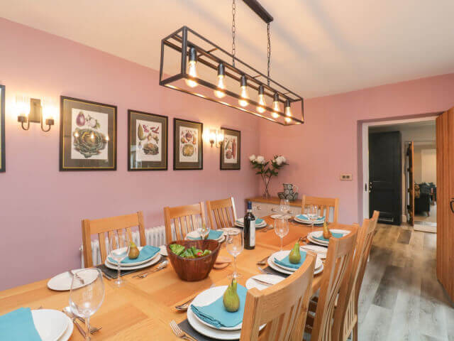 Hazelnut Cottage Dining Room